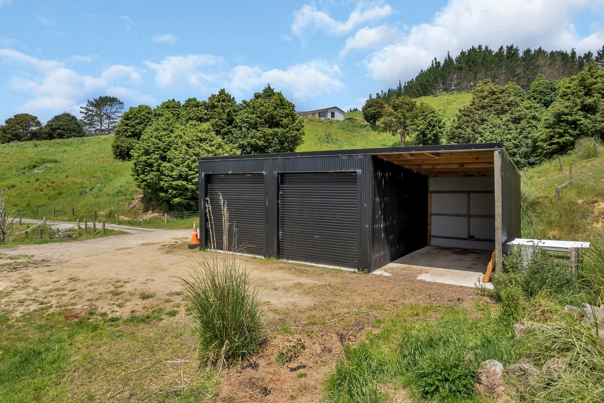 2568E Paparoa-Oakleigh Road, Paparoa - Carousel 2