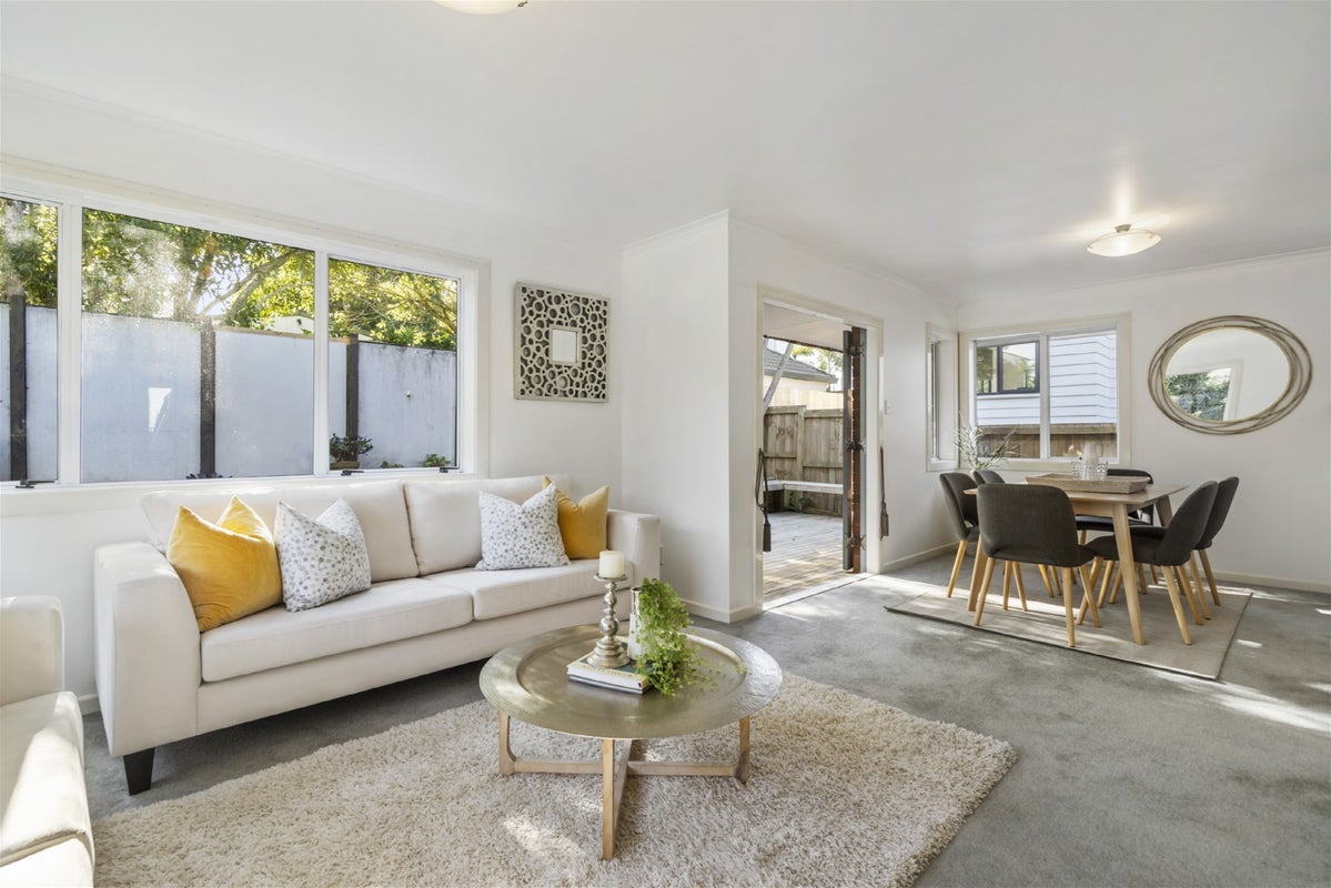 25A Owairaka Avenue, Mount Albert, Auckland - Carousel 1