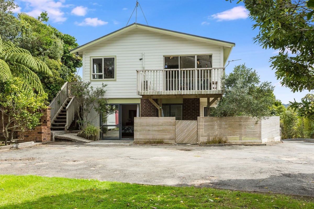 3A Quinn Grove, Ranui, Porirua - Carousel 1