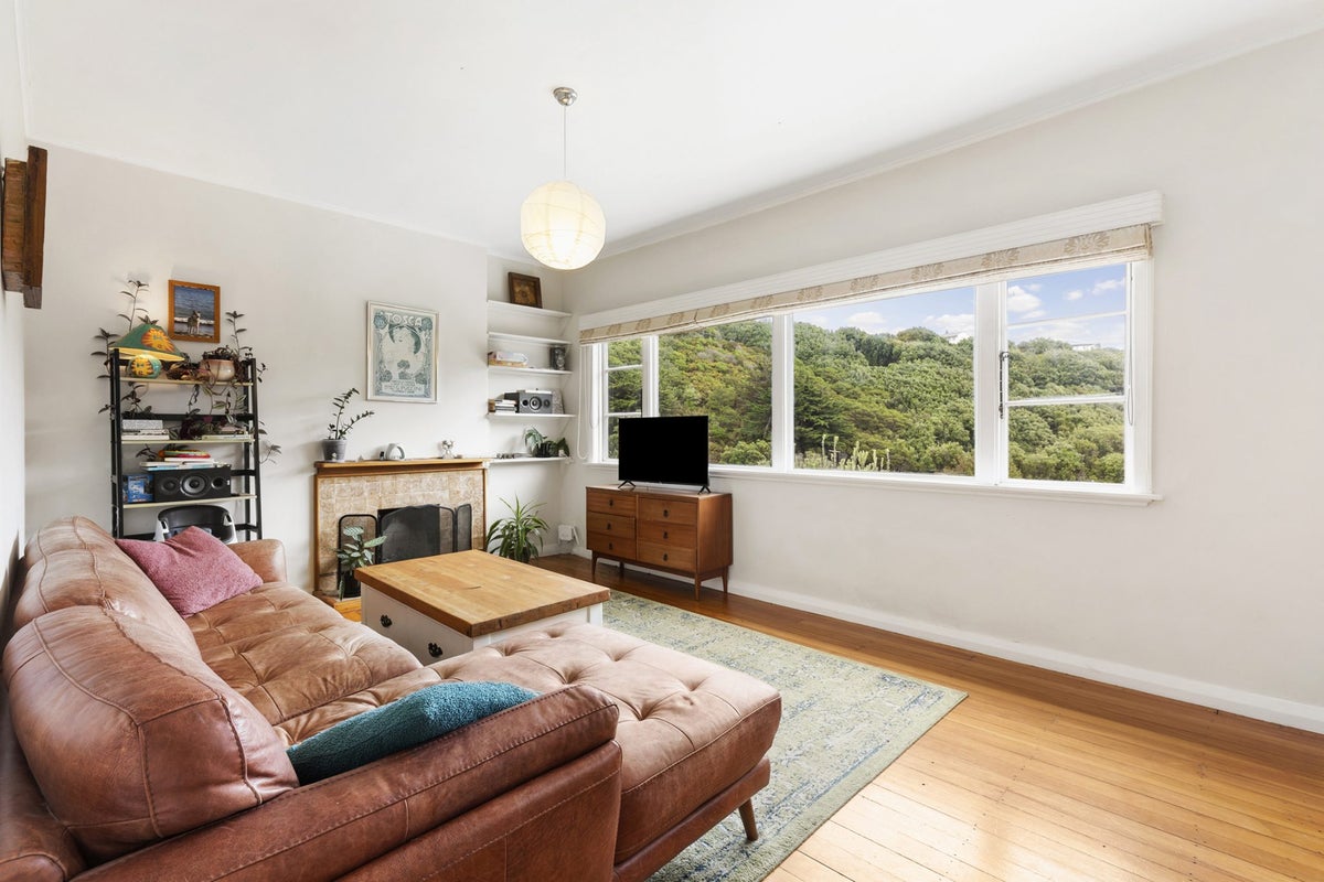 11 Leveson Street, Strathmore Park, Wellington - Carousel 2