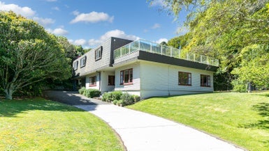 61 Madras Street, Khandallah, Wellington - Carousel 1