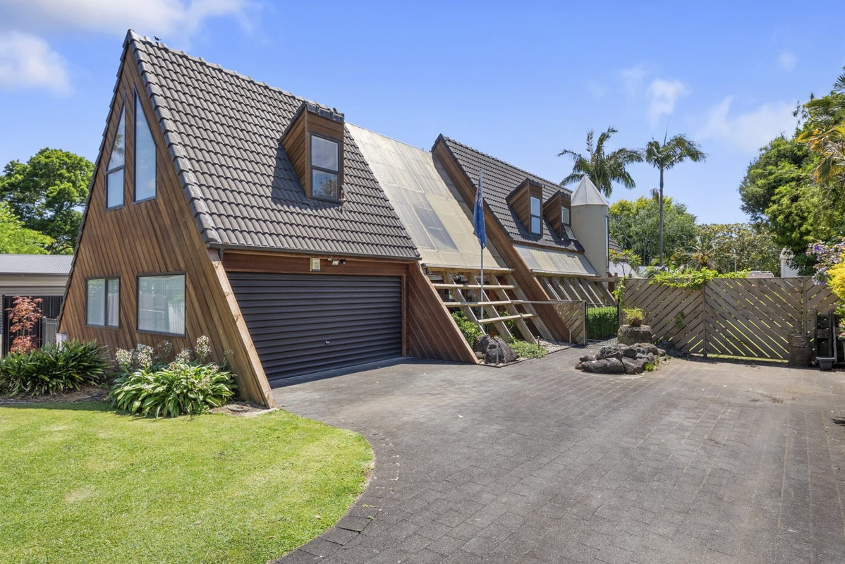 7 Gulliver Place, Conifer Grove, Takanini - Carousel 2