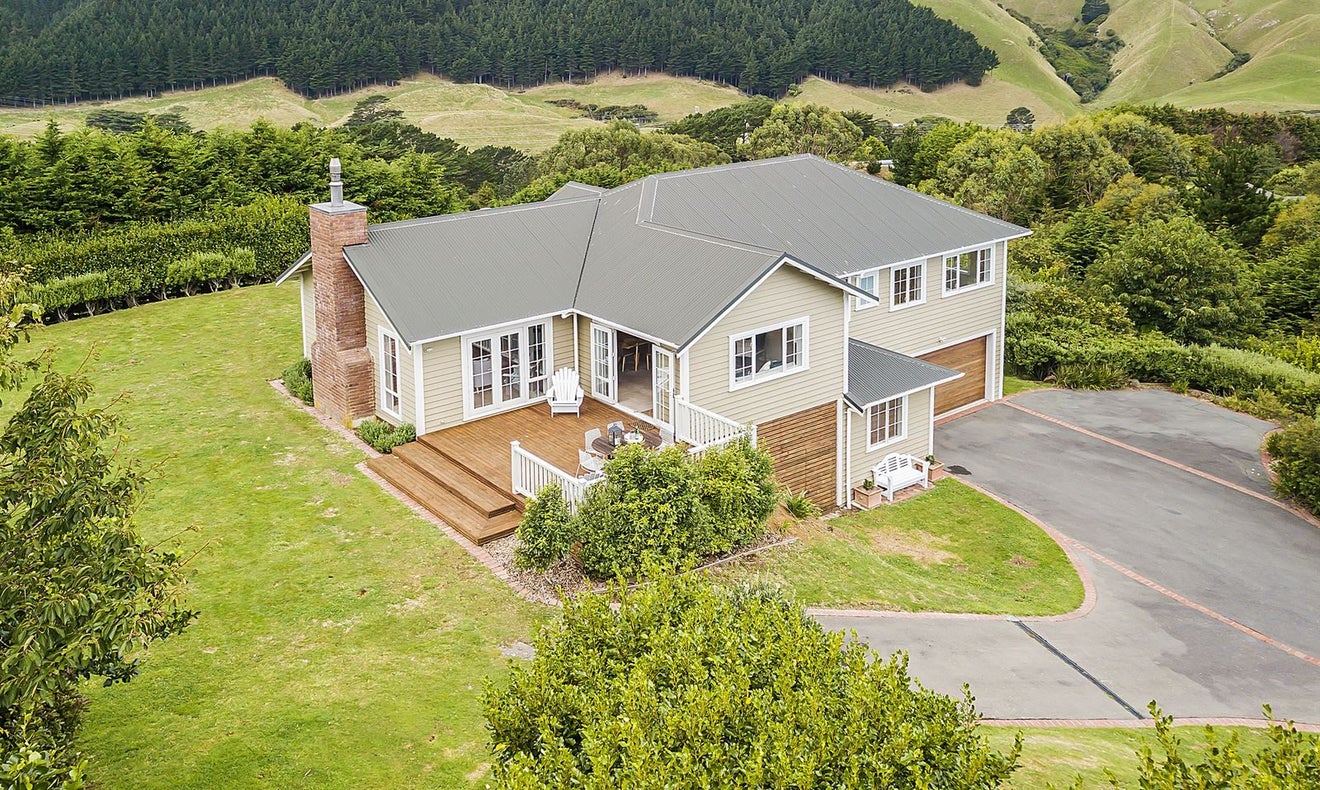 91 Woodburn Drive, Takapu Valley, Wellington - Carousel 1
