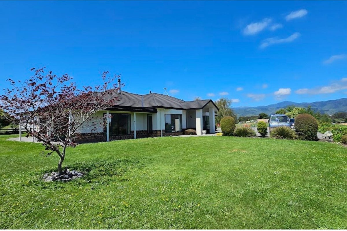 123 Muhunoa East Road, Ohau, Levin - Carousel 2