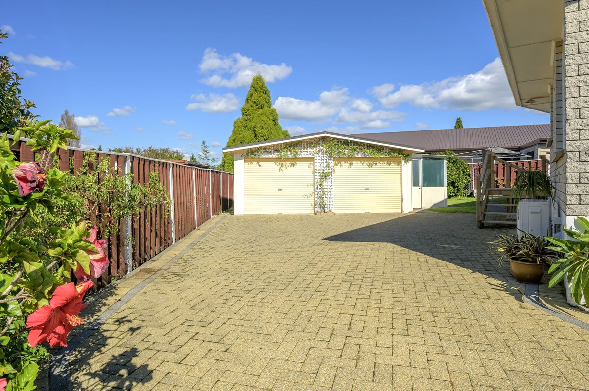 27 Balmoral Terrace, Otumoetai, Tauranga - Carousel 2