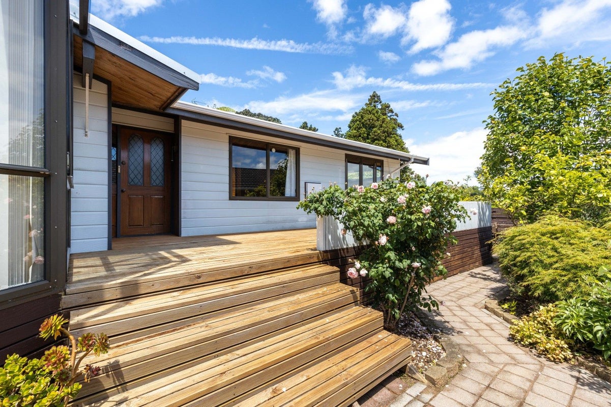 7A Roto Street, Westown, New Plymouth - Carousel 1