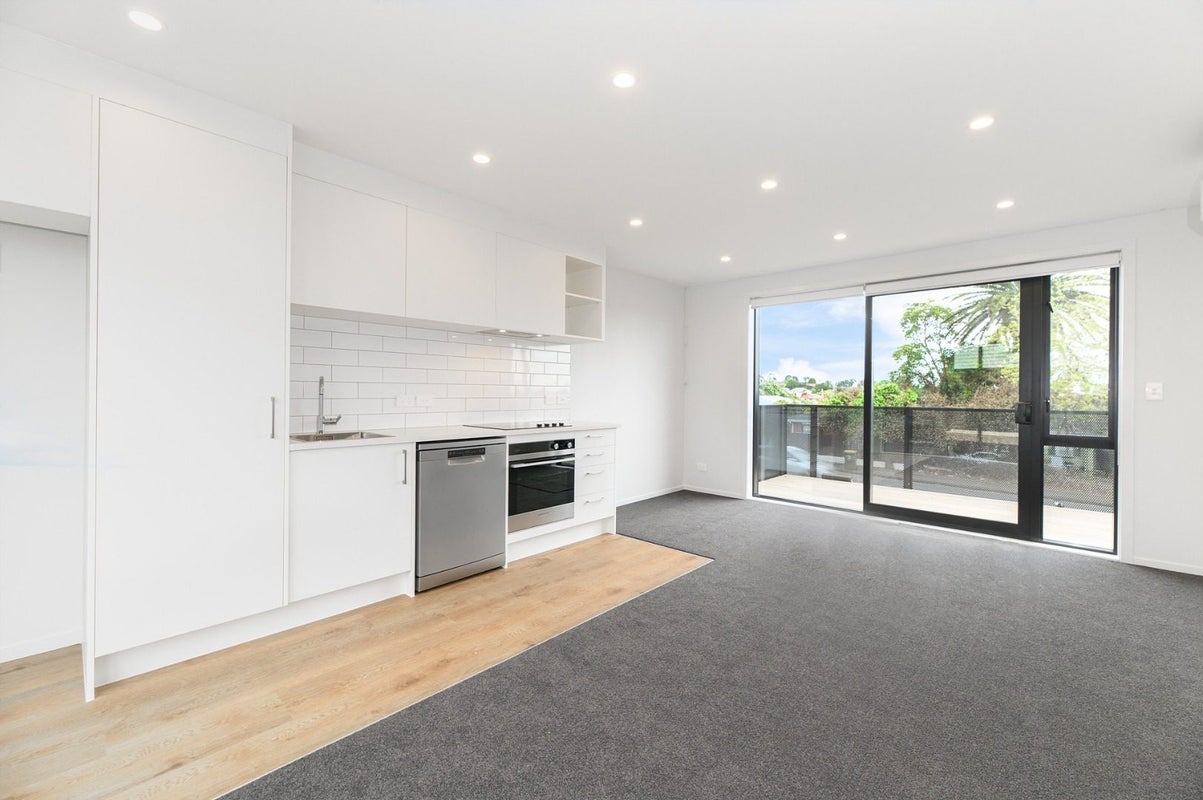 5/1 Fruitvale Road, New Lynn, Auckland - Carousel 2