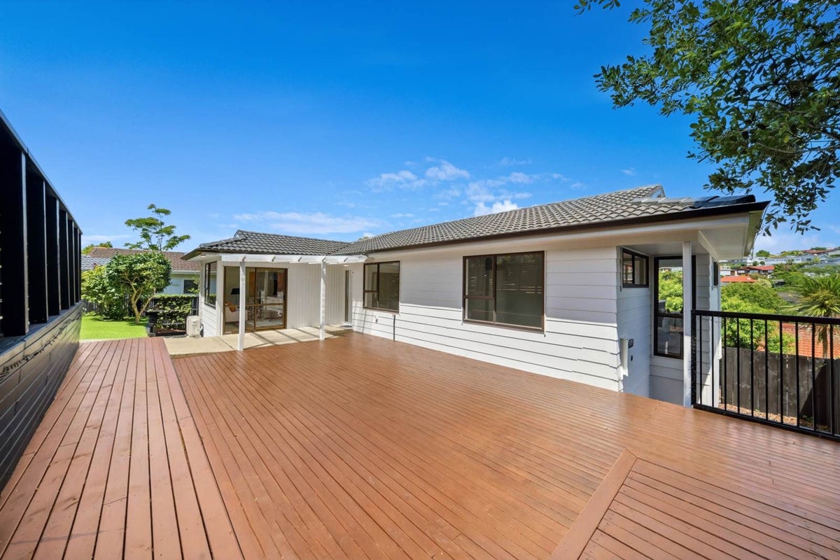 93 Stapleford Crescent, Browns Bay, Auckland - Carousel 1