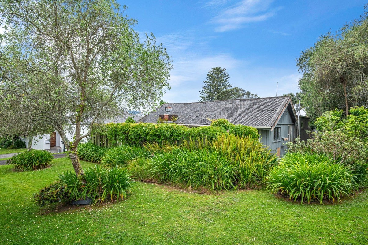 5 Beacholm Road, Takapuna, Auckland - Carousel 2