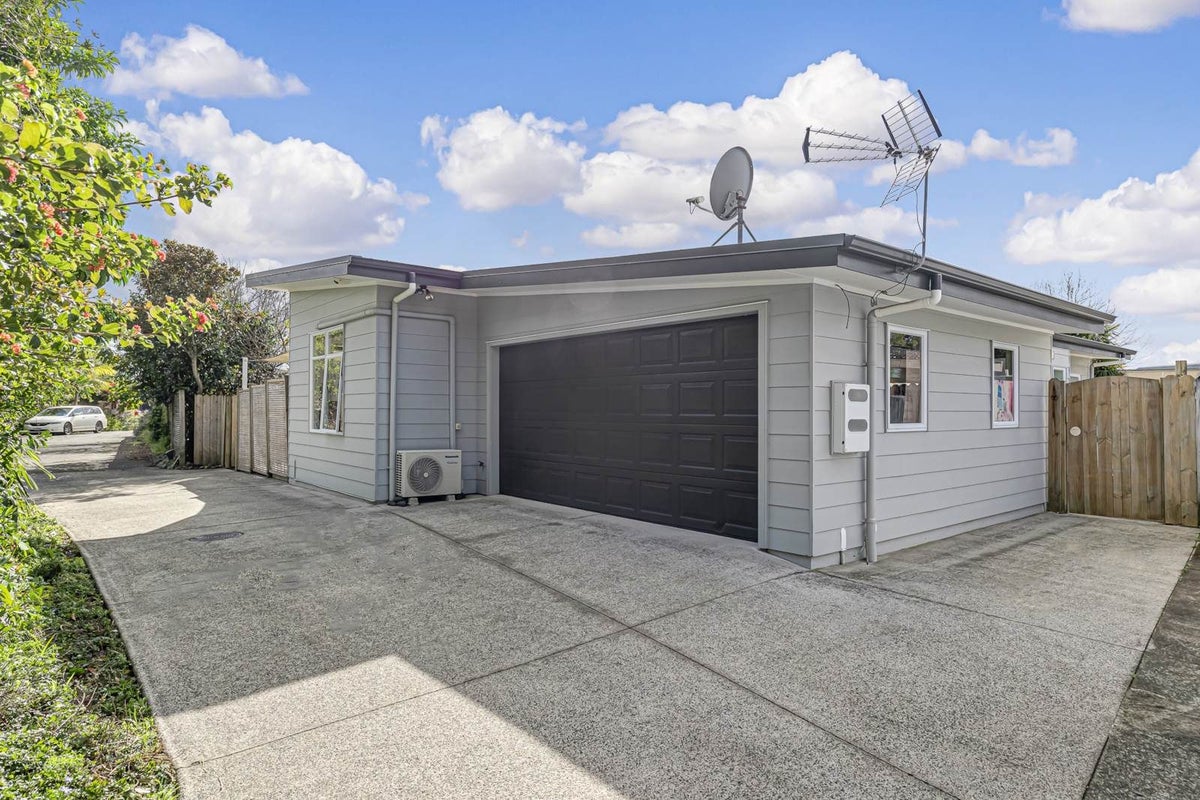 50B Riverlea Avenue, Pakuranga, Auckland - Carousel 1
