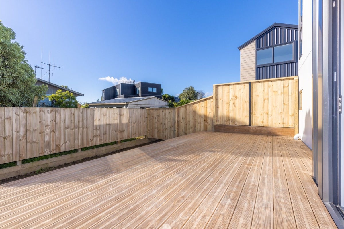 62 Jacks Landing Drive, Hamilton Lake, Hamilton - Carousel 2