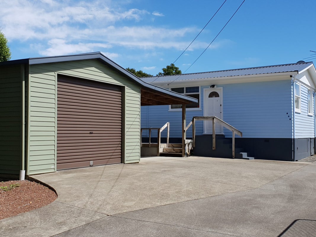 681 Swanson Road, Swanson, Auckland - Carousel 1