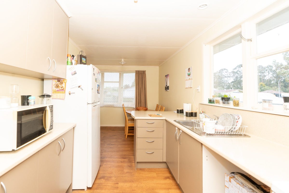 57 Snell Drive, Chartwell, Hamilton - Carousel 2