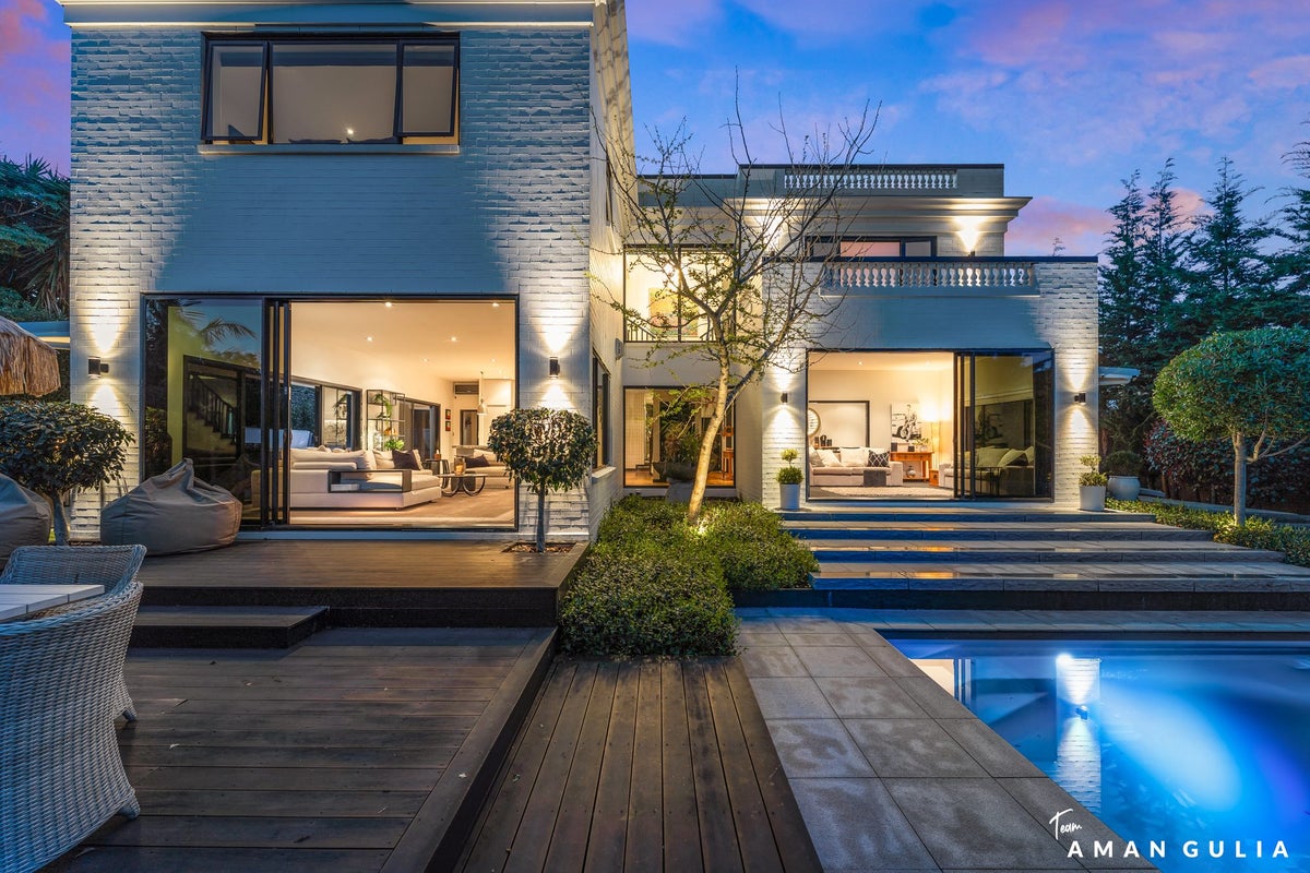 11B Greenhithe Road, Greenhithe, Auckland - Carousel 2