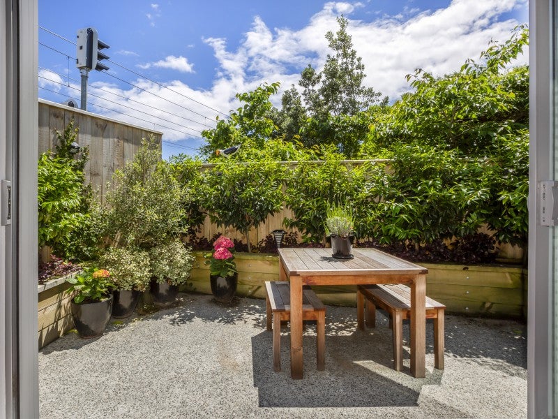 11/7 Handyside Street, Tawa, Wellington - Carousel 14