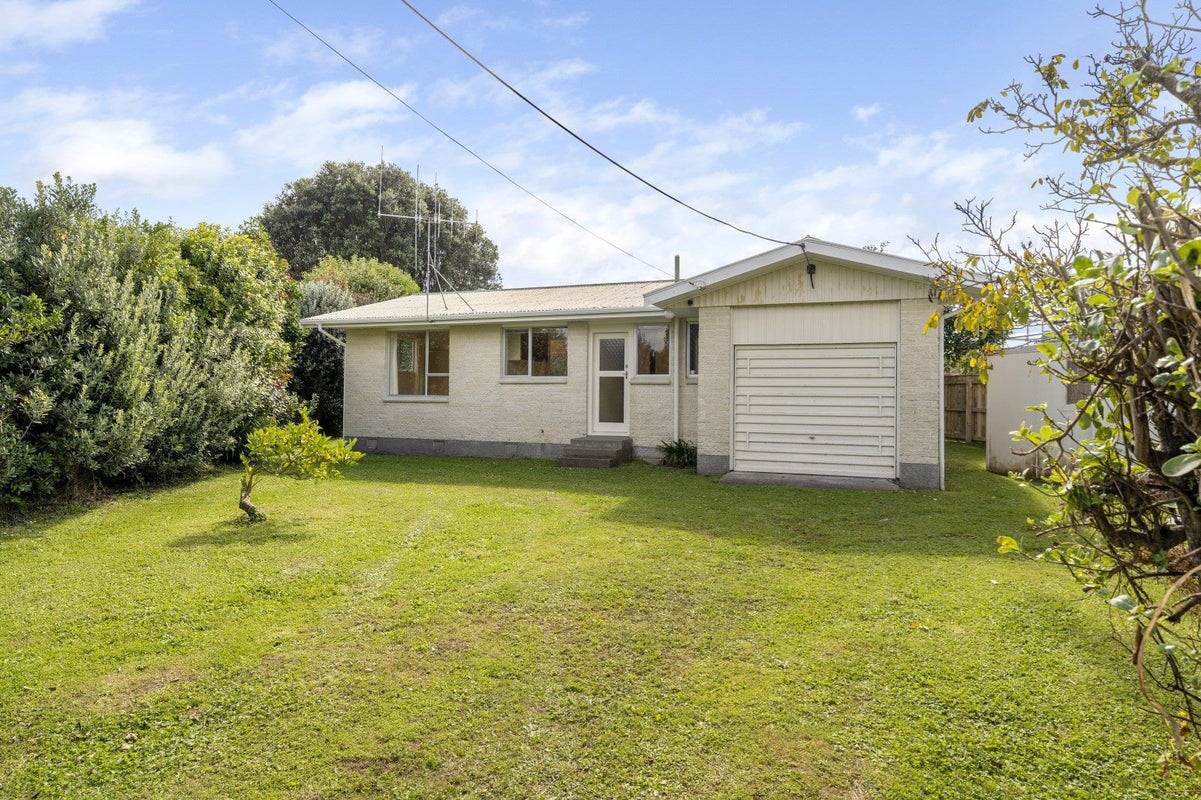 15 Old Coach Road South, Otaki Beach, Otaki - Carousel 18