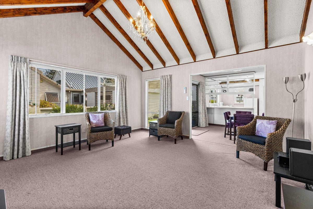 4/249 Taradale Road, Pirimai, Napier - Carousel 1