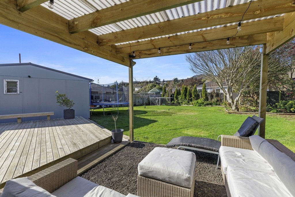 241A Stokes Valley Road, Stokes Valley, Lower Hutt - Carousel 2