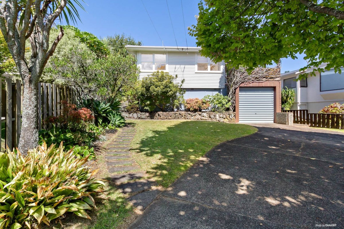 52 Kay Drive, Blockhouse Bay, Auckland - Carousel 1