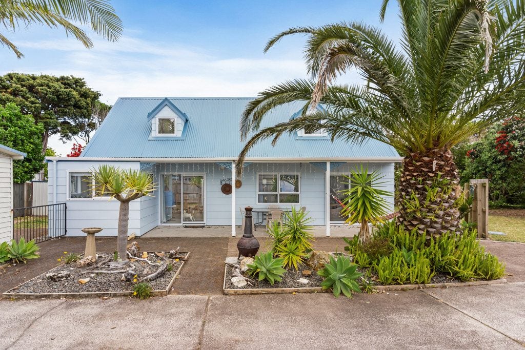 103 Kaka Street, Whangamata, Whangamata - Carousel 1