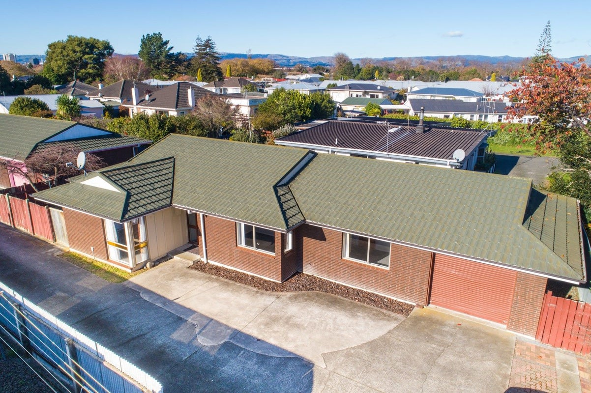 19 Westmere Place, Takaro, Palmerston North - Carousel 2