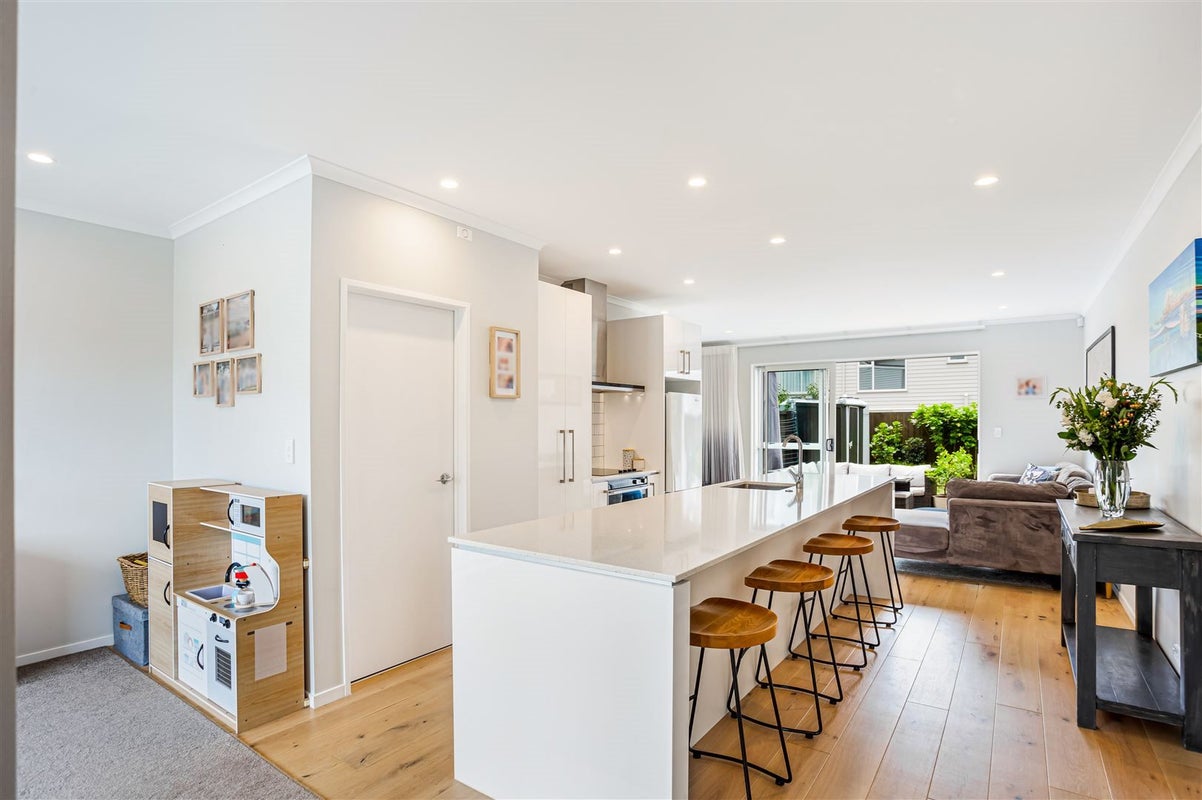 18 Plover Road, Hobsonville, Auckland - Carousel 2