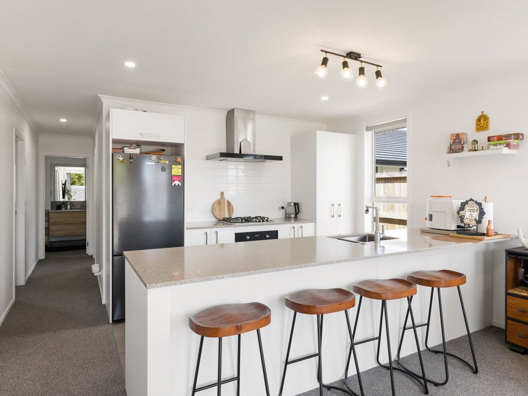 2/3 Paul Crescent, Fairfield, Hamilton - Carousel 2
