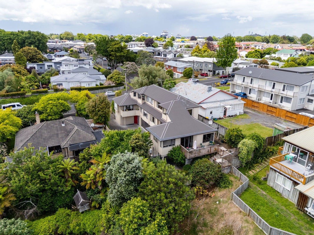 6C and 6D Edgecumbe Street, Whitiora, Hamilton, Waikato - Carousel 28
