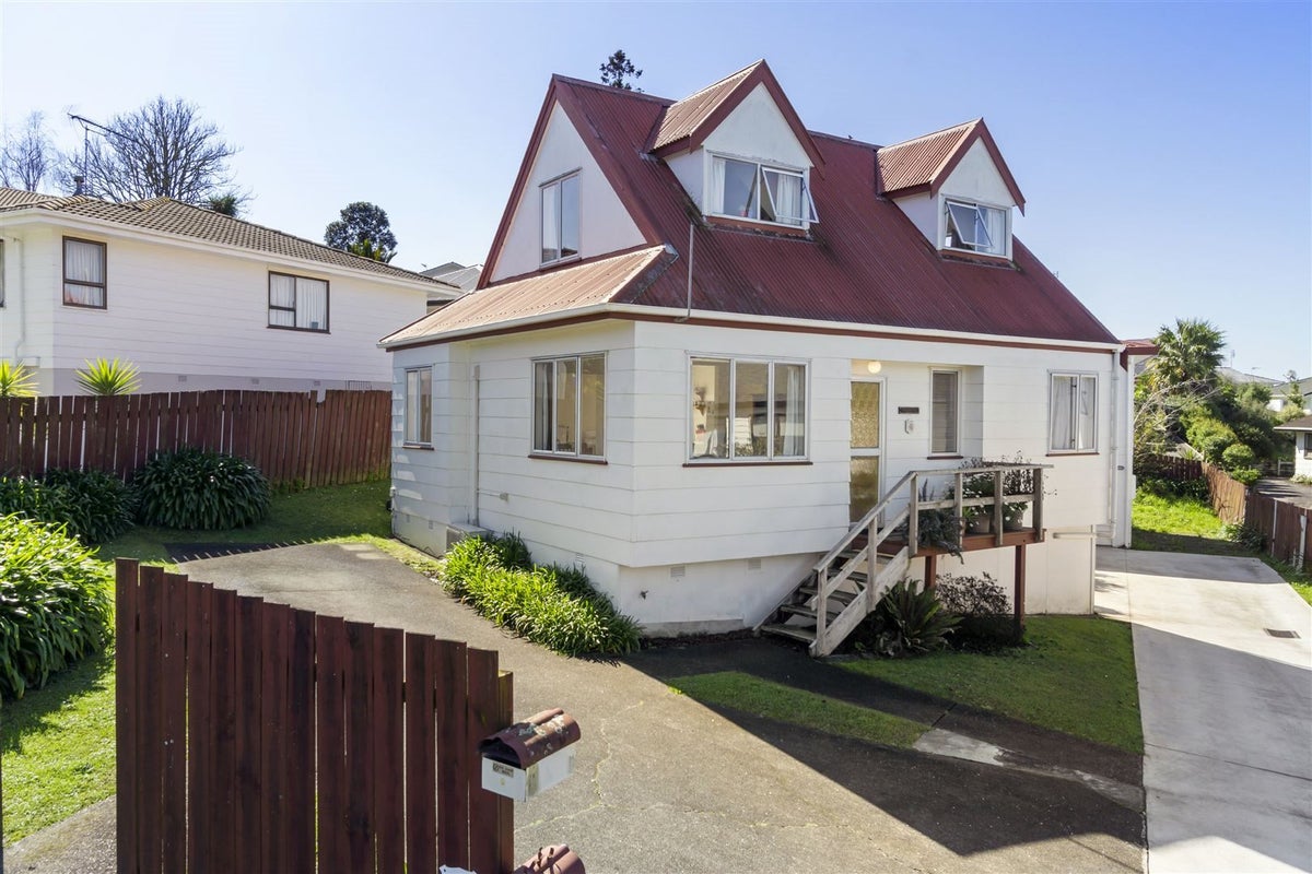 9 Athena Drive, Totara Vale, Auckland - Carousel 16