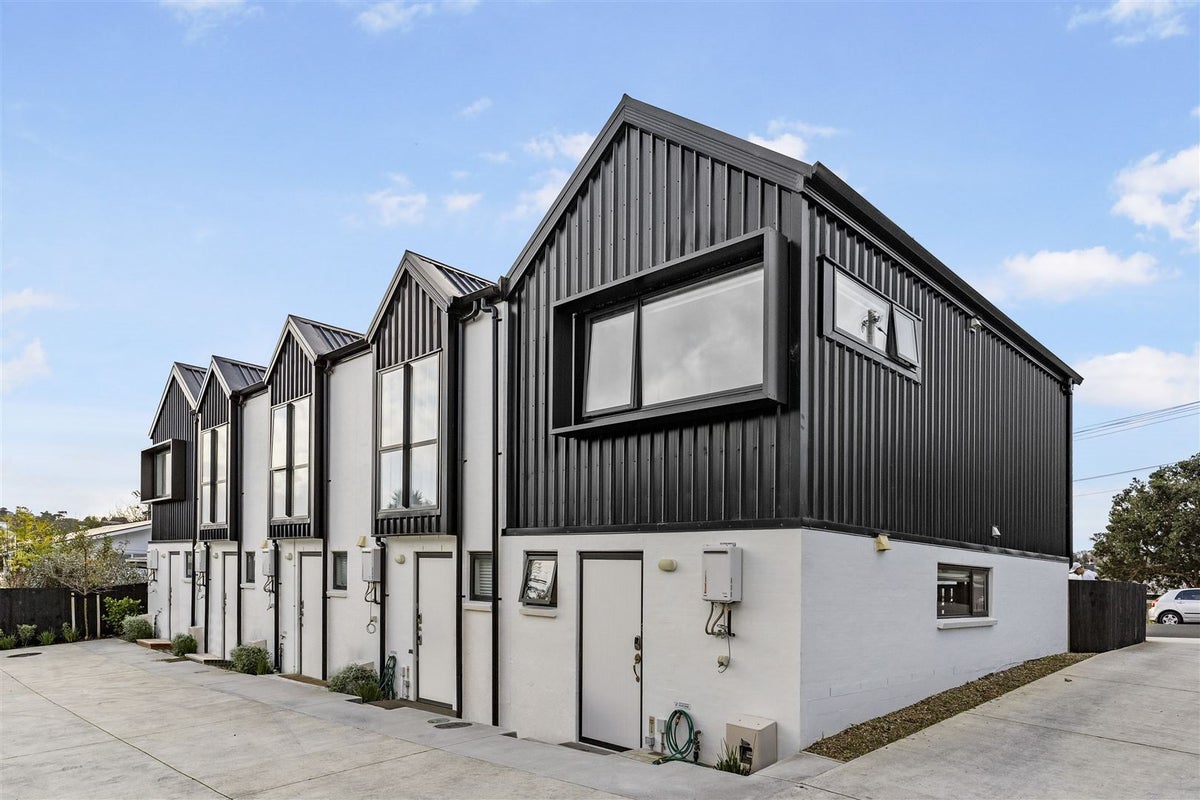 9/36 Kaipatiki Road, Glenfield, Auckland - Carousel 2