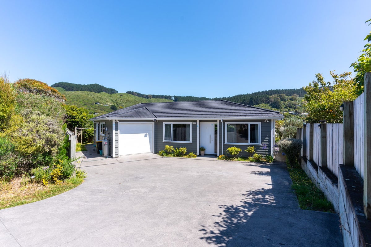 10 Larsen Crescent, Tawa, Wellington - Carousel 15