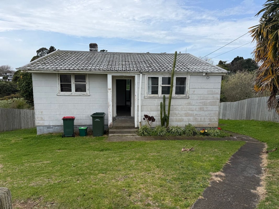 66 Banks Street, Marfell, New Plymouth - Carousel 2