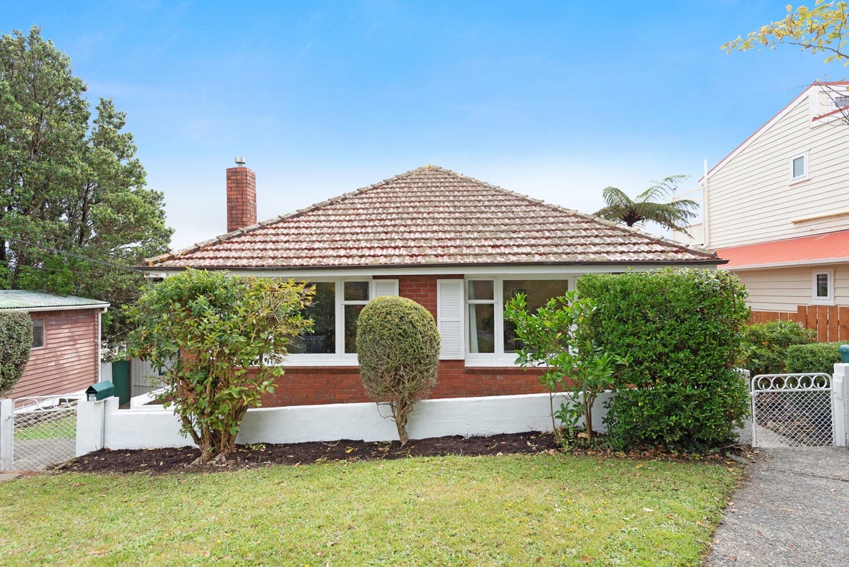 19 Woburn Road, Northland, Wellington - Carousel 1