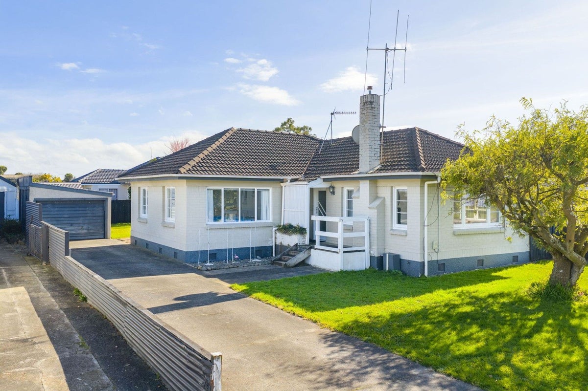118 Rifle Range Road, Dinsdale, Hamilton - Carousel 1