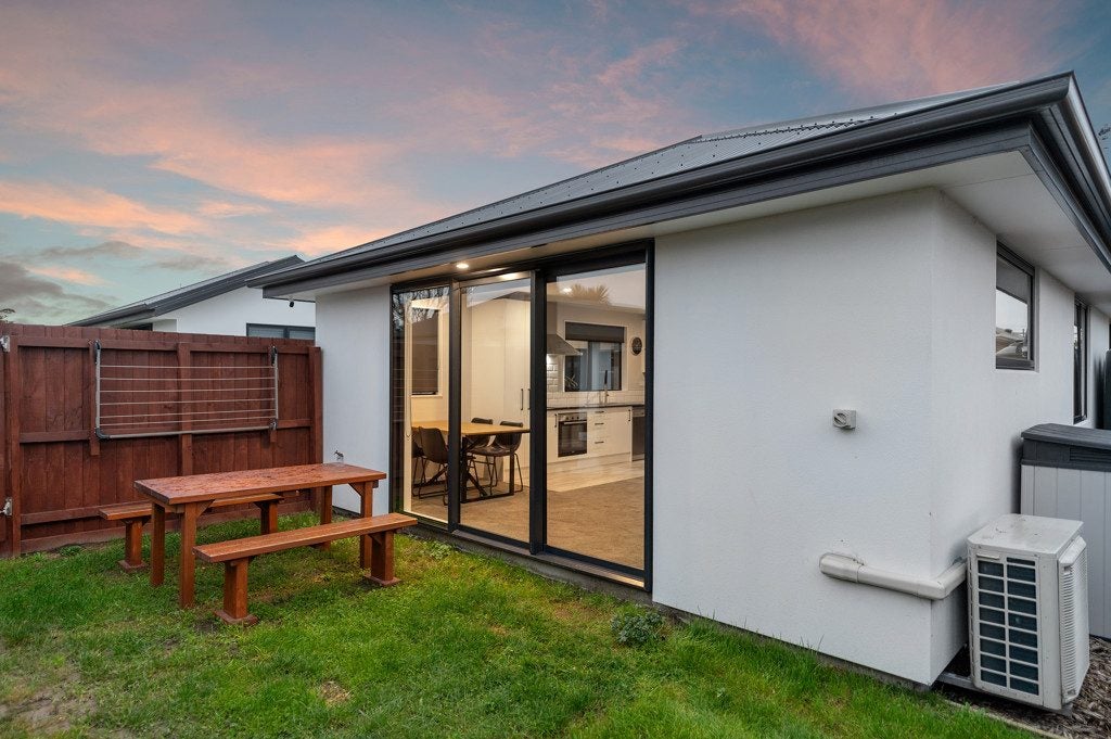 2/30A Northcote Road, Northcote, Christchurch - Carousel 11
