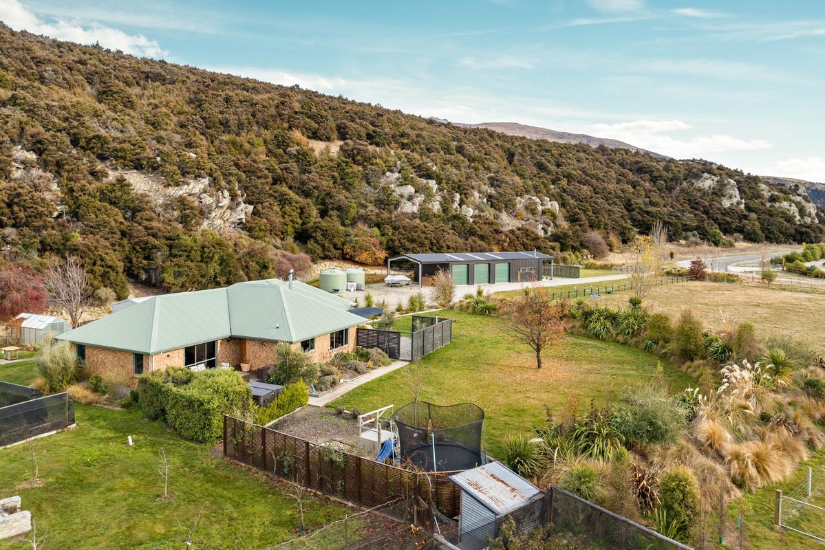 5 Pukekowhai Drive, Queensberry, Cromwell - Carousel 2