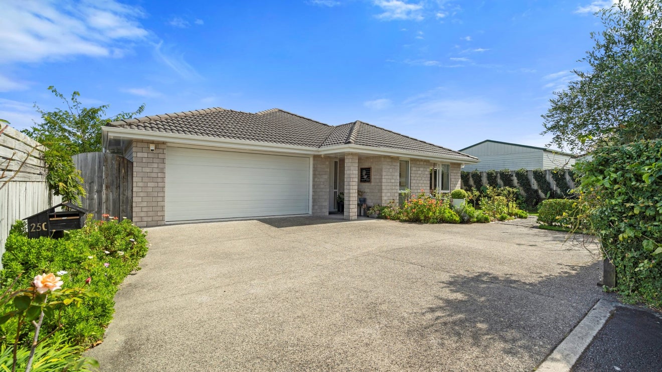 25C Graham Street, Hamilton East, Hamilton - Carousel 1
