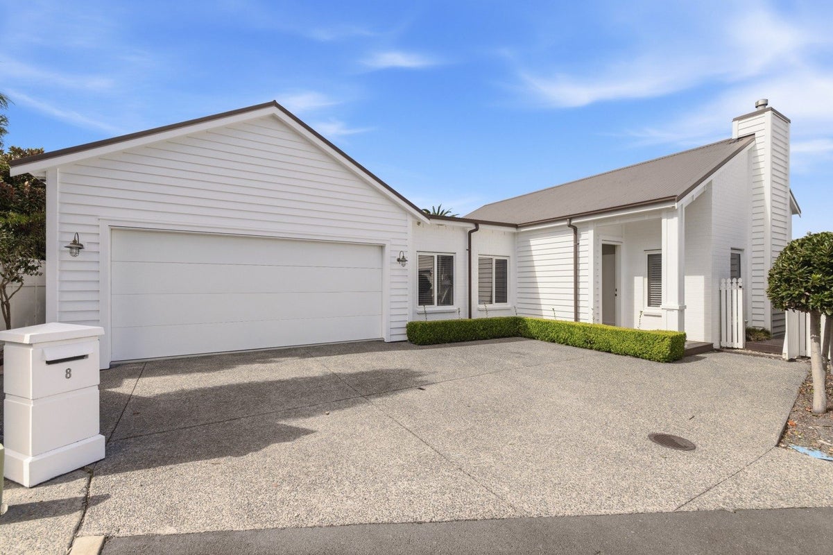8 Pebble Beach Way, Papamoa Beach, Papamoa - Carousel 1