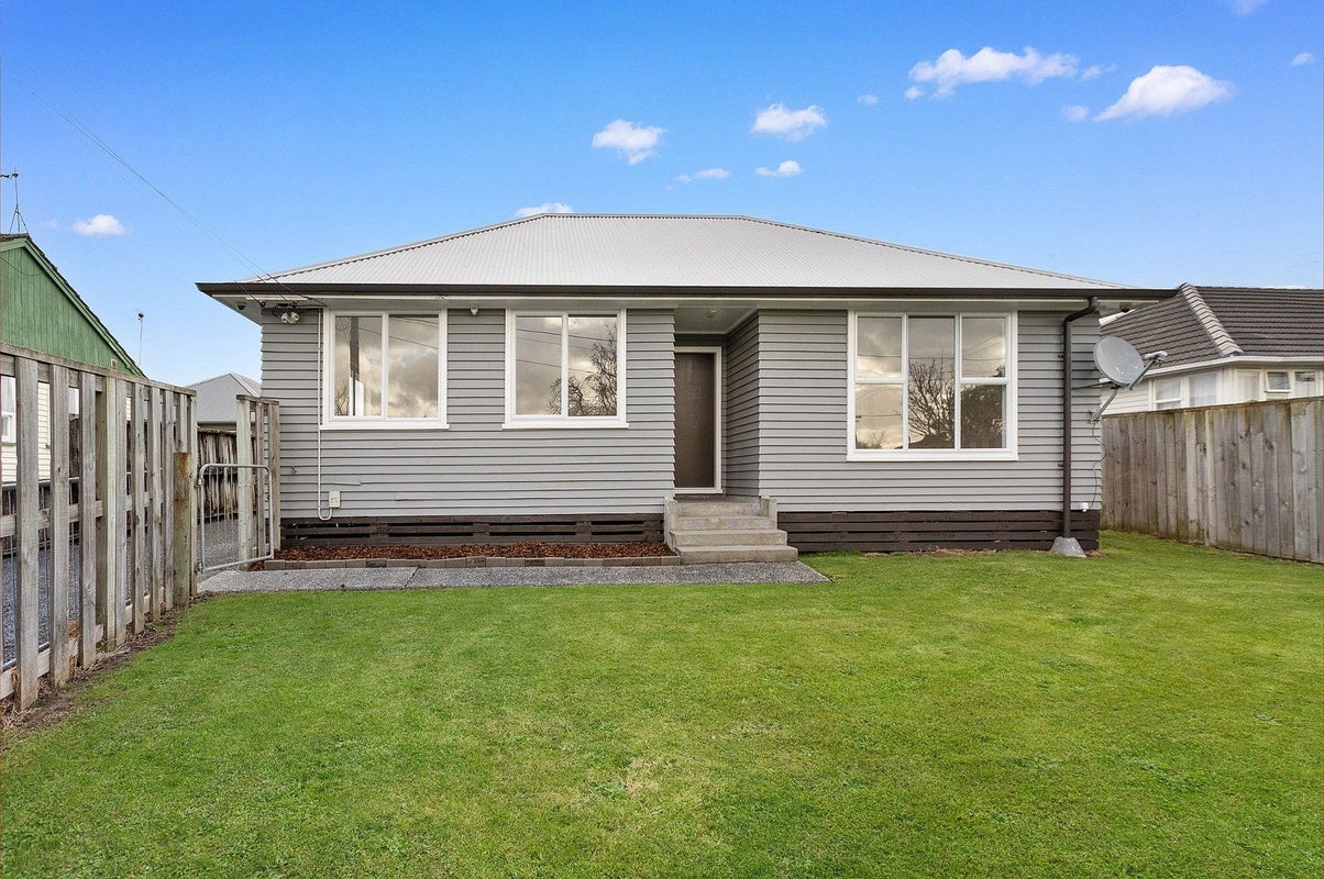 18 Byron Road, Enderley, Hamilton - Carousel 1
