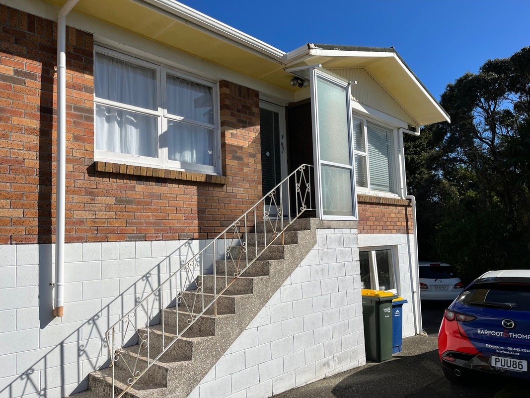 3/49 Shakespeare Road, Milford, Auckland - Carousel 1
