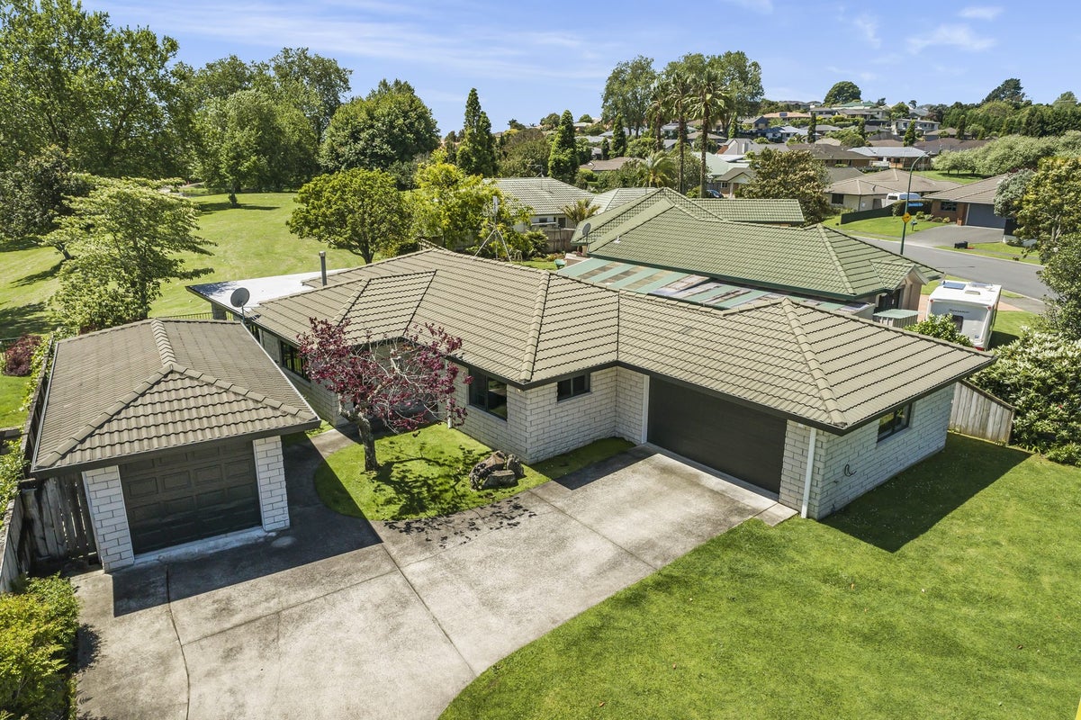 9 Castlewold Drive, Bethlehem, Tauranga - Carousel 1