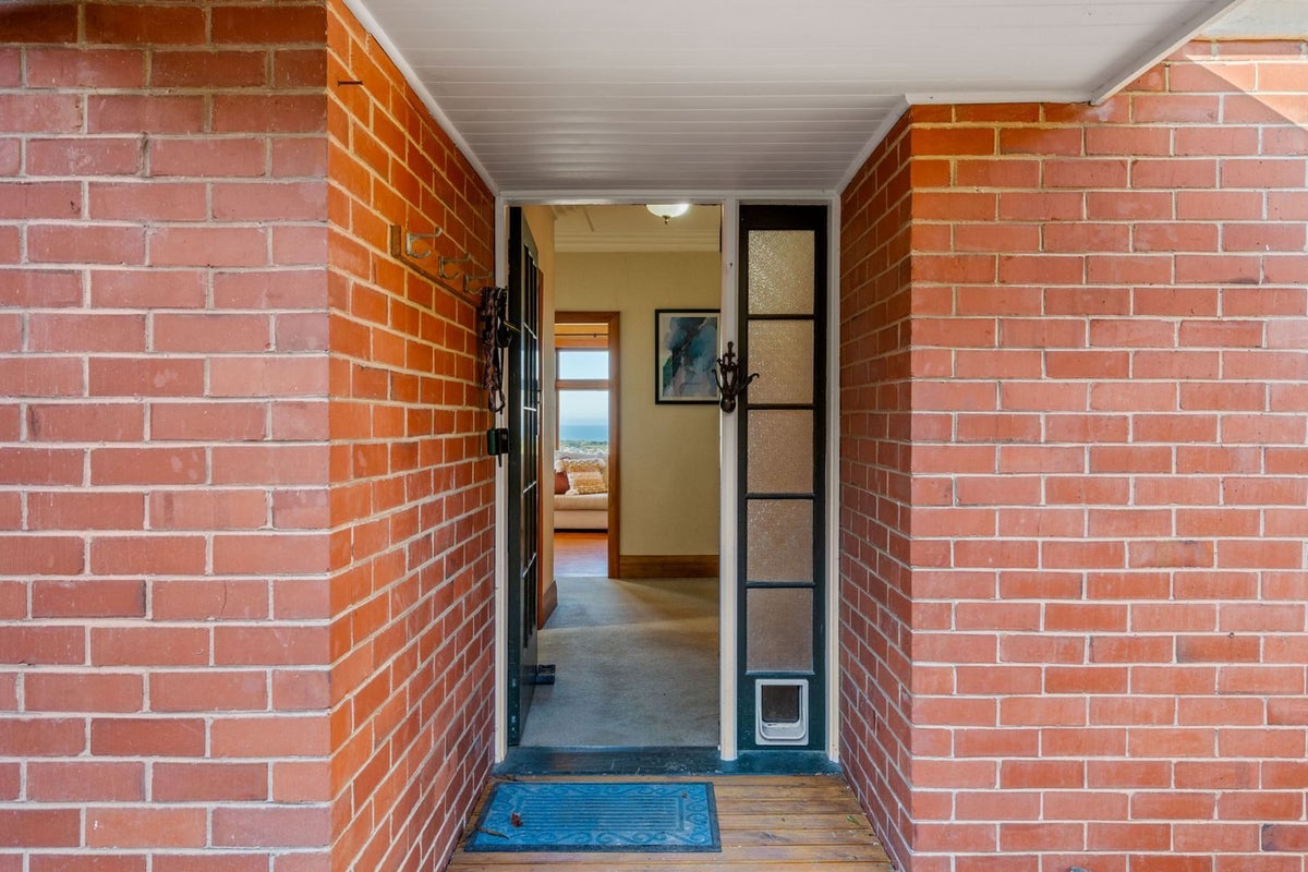 127 Forfar Street, Clyde Hill, Dunedin - Carousel 23