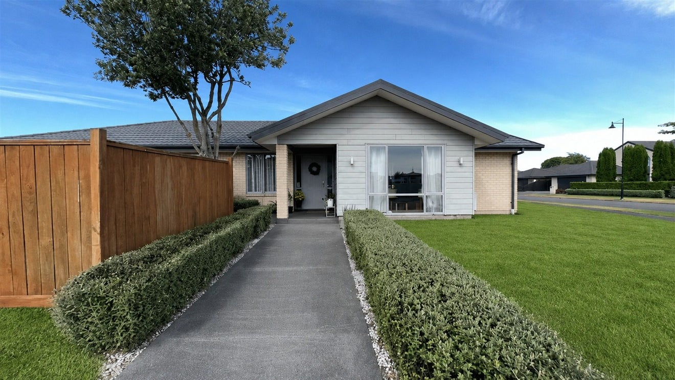 30 Somerville Crescent, Aidanfield, Christchurch - Carousel 1