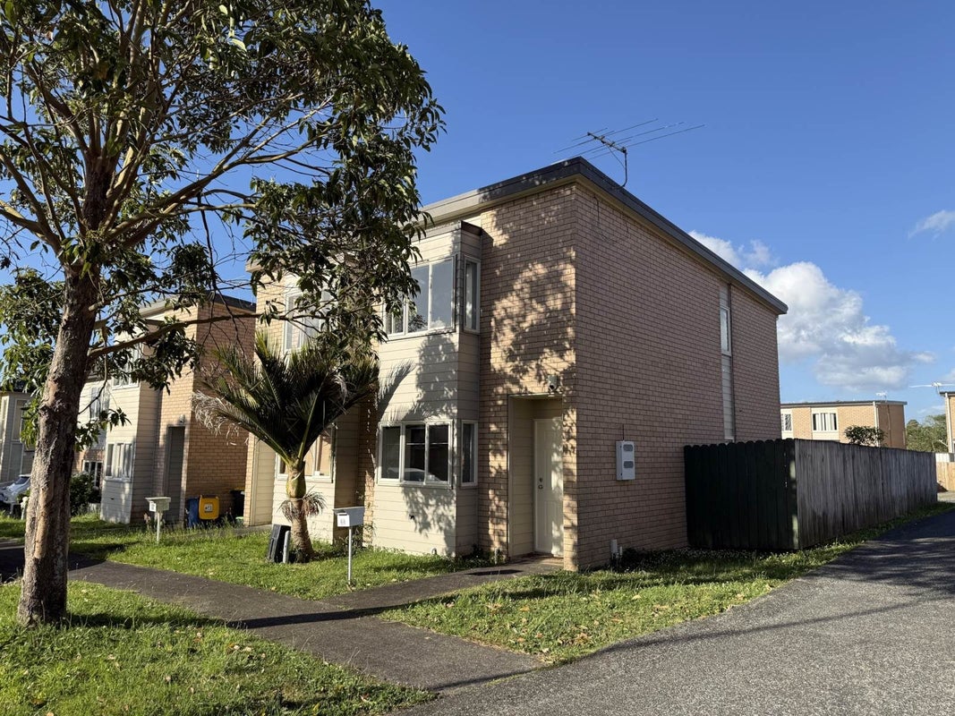 68 Brashier Circle, Sunnyvale, Auckland - Carousel 1