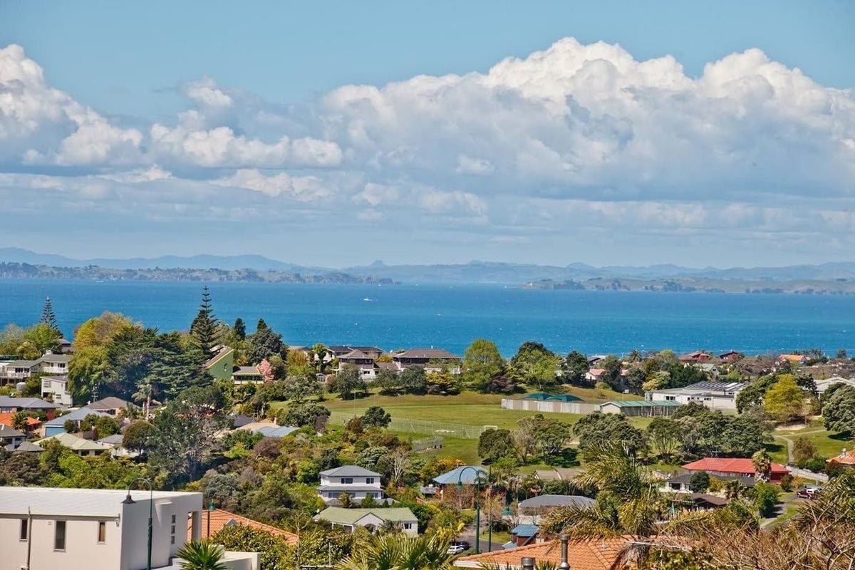 76 Fitzwilliam Drive, Torbay, Auckland - Carousel 2