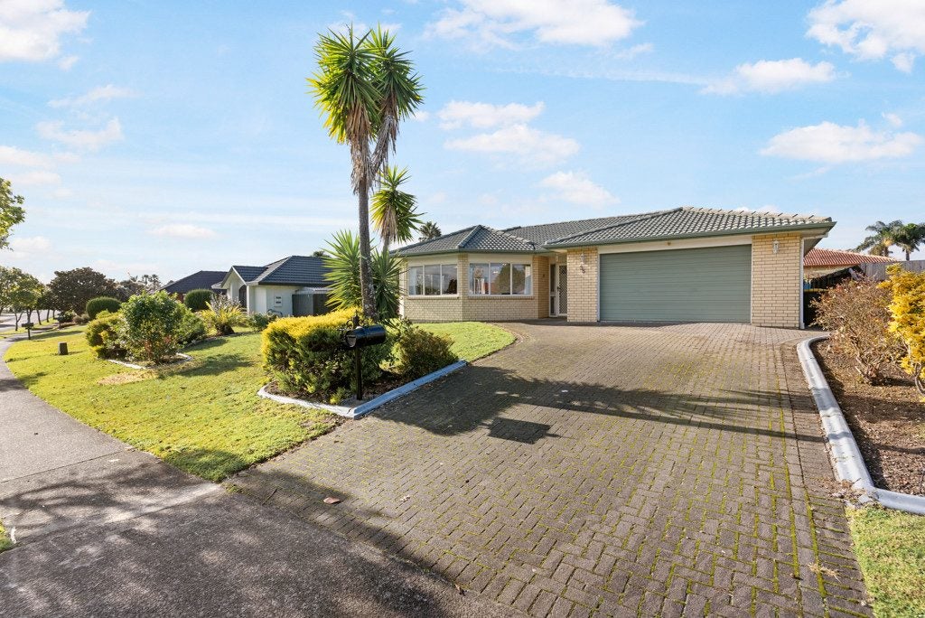 35 Tington Avenue, Wattle Downs, Auckland - Carousel 1