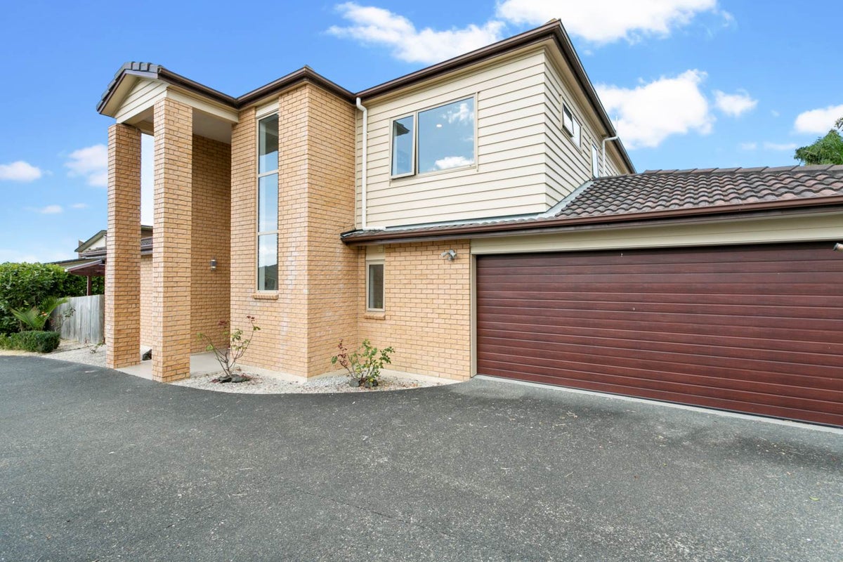 20 Elwyn Close, Flat Bush, Auckland - Carousel 2