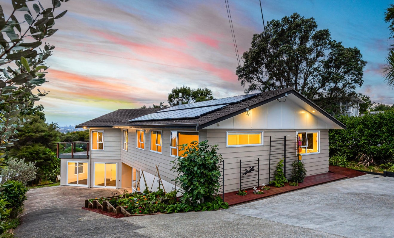 7 Awhiorangi Promenade, Swanson, Auckland - Carousel 1