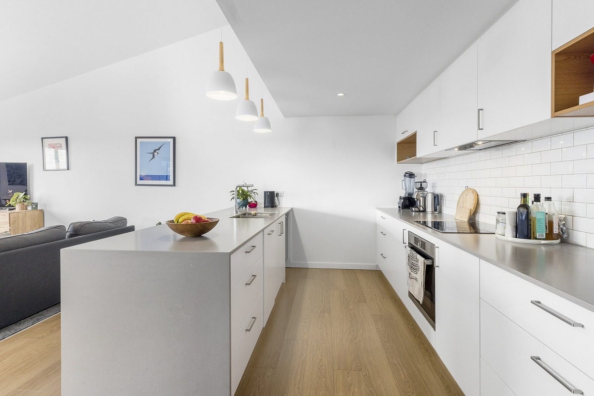 216C Sutherland Road, Lyall Bay, Wellington - Carousel 2