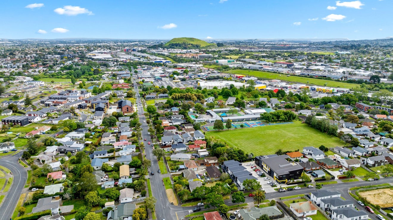 33 Line Road, Glen Innes, Auckland - Carousel 7